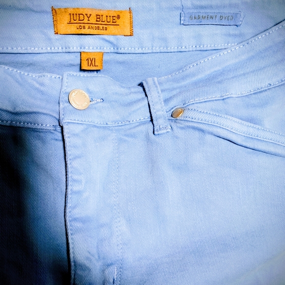 JUDY BLUE women's mid-rise fray hem shorts in sky blue SZ- 1X - Picture 5 of 6